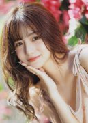女生爬开裙子让男生诵